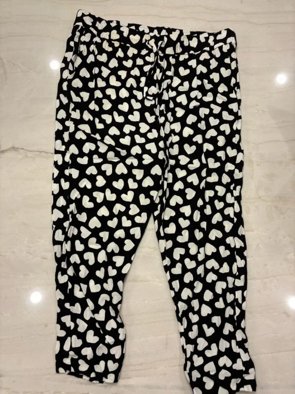 kate spade Pants, Ria Dancing Hearts Print Pull On Cropped Black White, 12